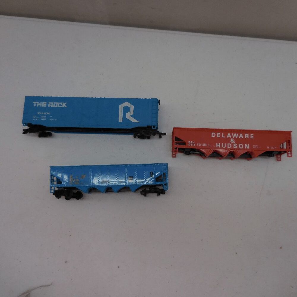 Bachmann Trains Damaged Cards, need‎ Wheels replaced/repaired on each